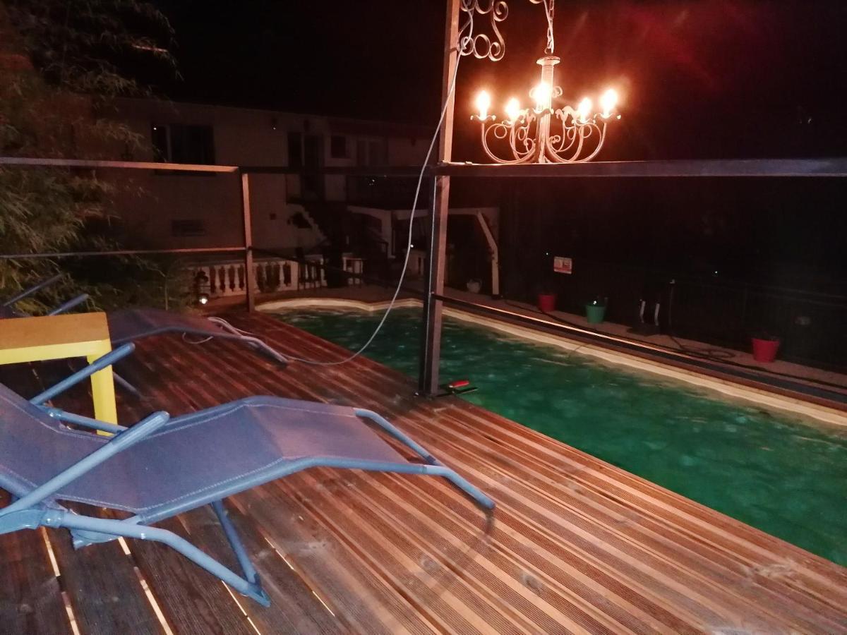 Appartement Lumineux A Voreppe Avec Piscine מראה חיצוני תמונה